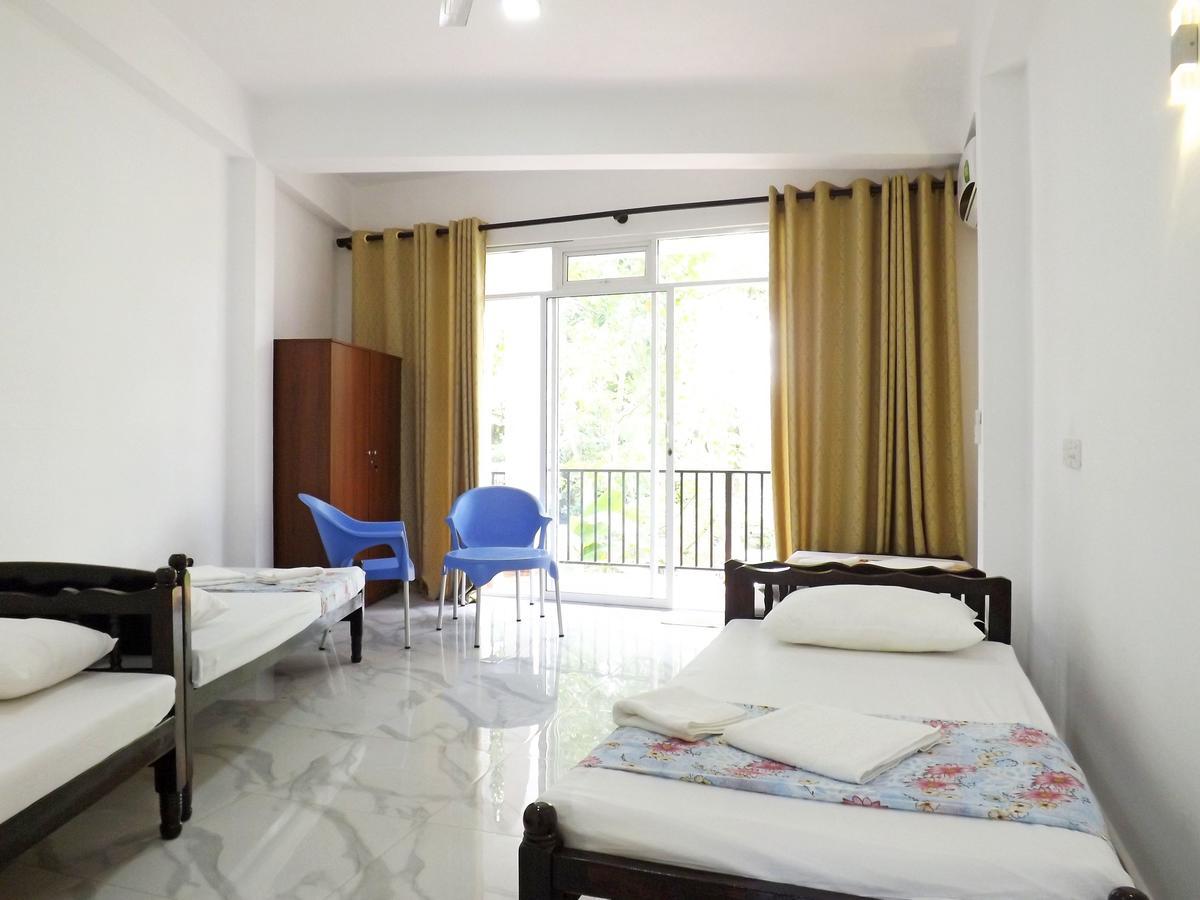 Hotel "Diana" Hikkaduwa Extérieur photo