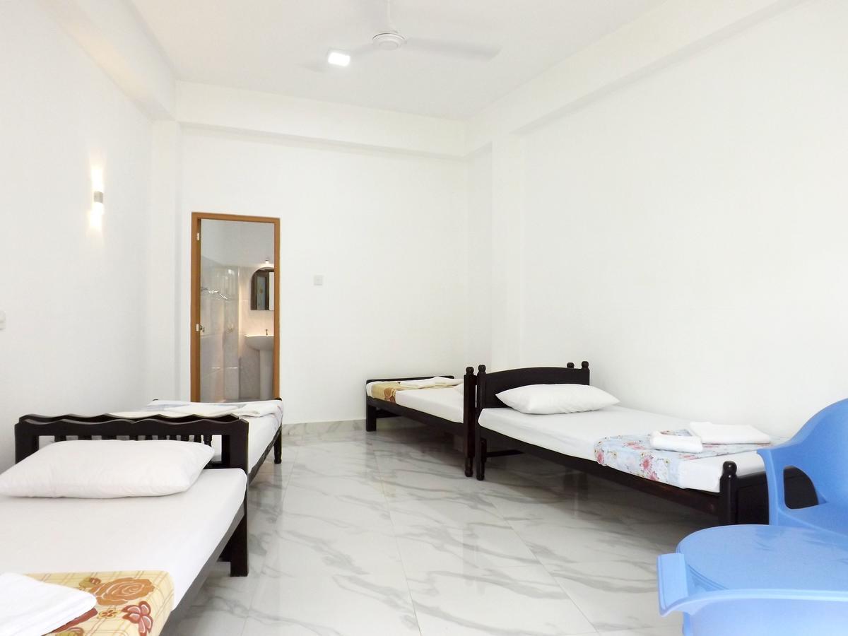 Hotel "Diana" Hikkaduwa Extérieur photo